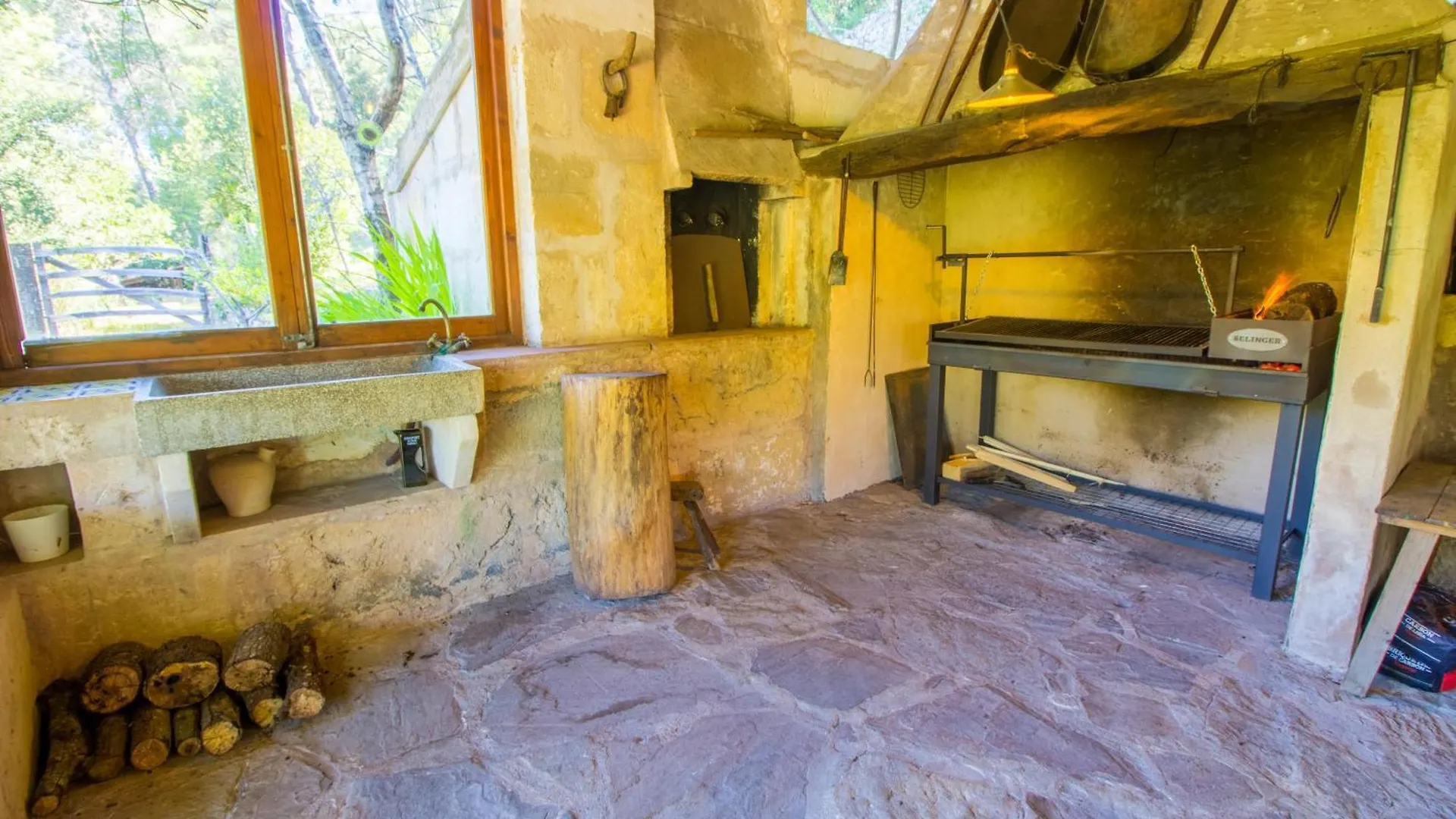 Beautiful Mediterranean Villa With A/C, Wifi Campanet